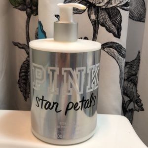 💛 PINK VS Star Petals Lotions - LIKE NEW